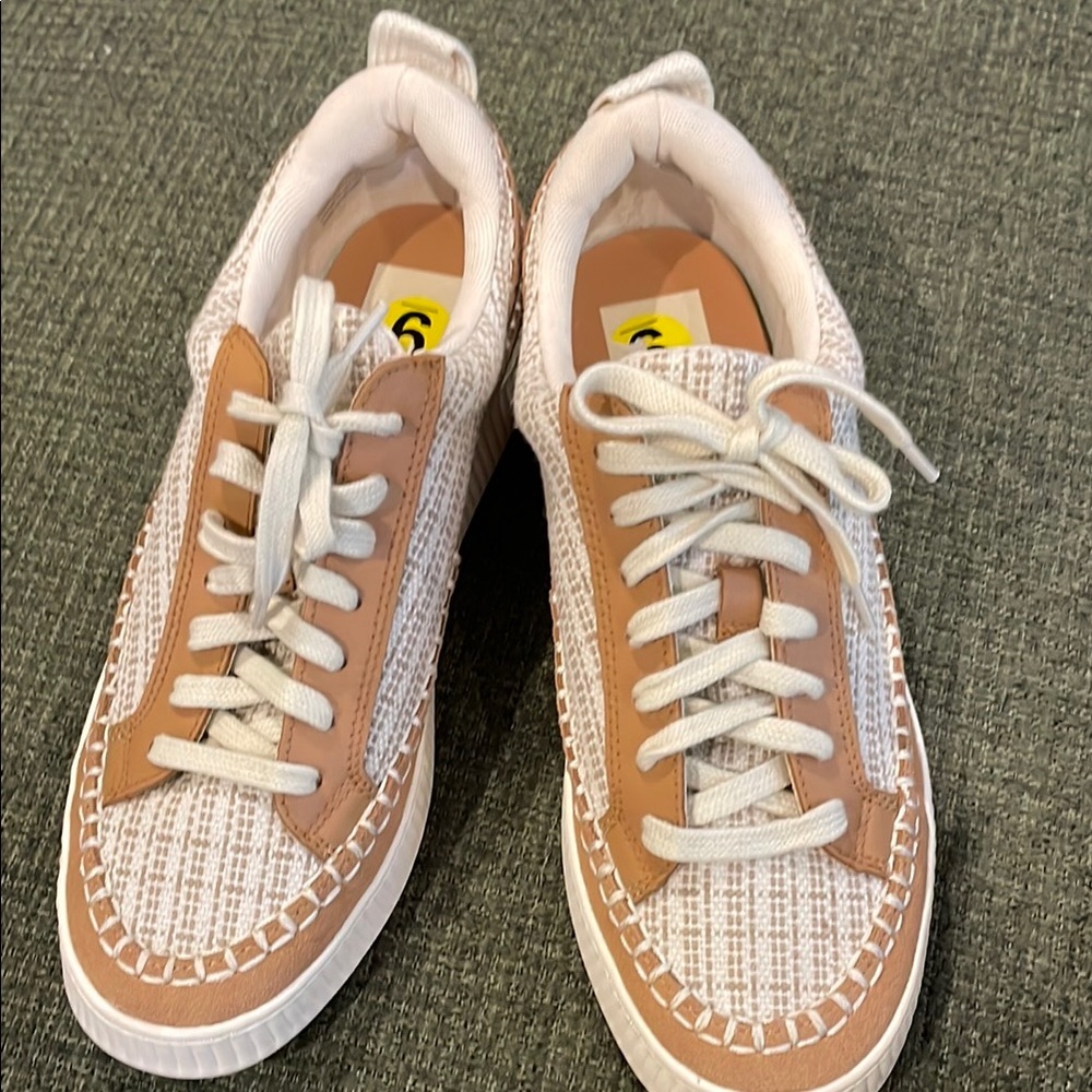 Dolce vita fabric sneakers (sz 9)